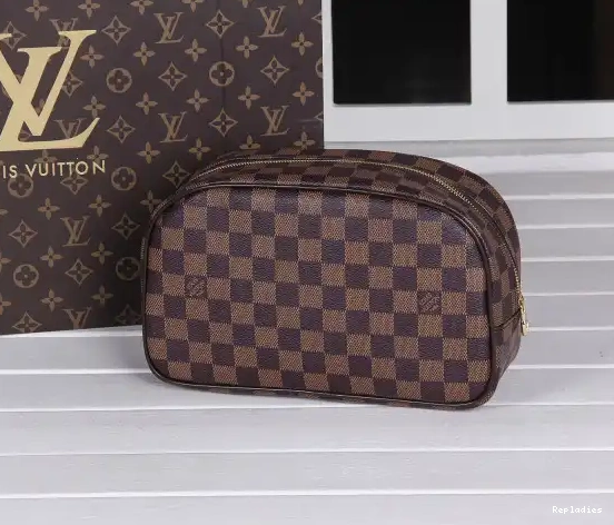 Rep ladies VUITTON LOUIS BAG TOILETRY 0605